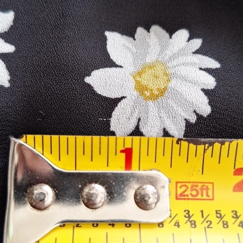 Socialite Daisy Print Top - Picture 13 of 13